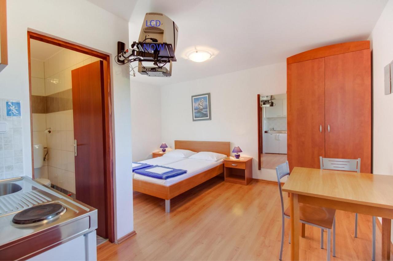 Apartments Rosa Mali Lošinj Extérieur photo