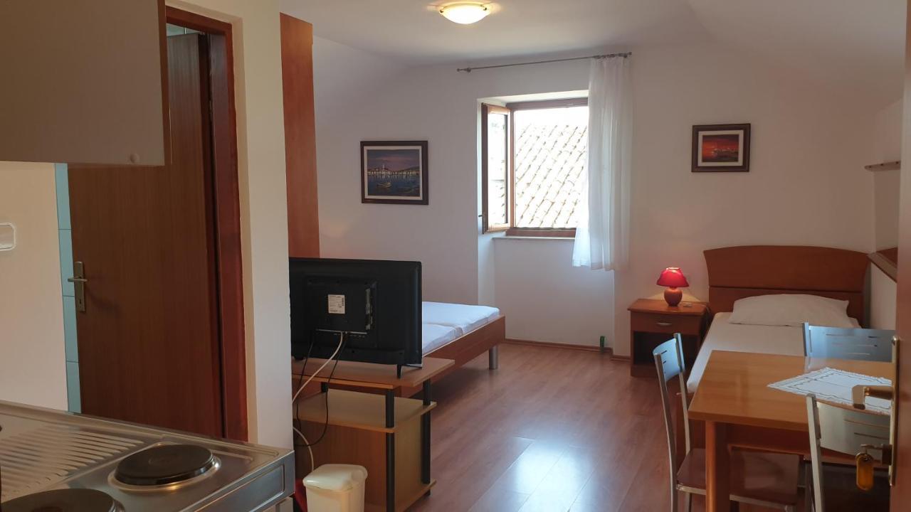 Apartments Rosa Mali Lošinj Extérieur photo