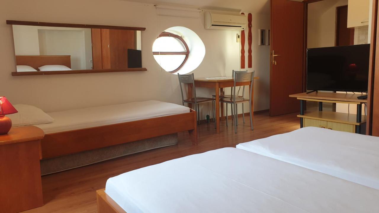 Apartments Rosa Mali Lošinj Extérieur photo
